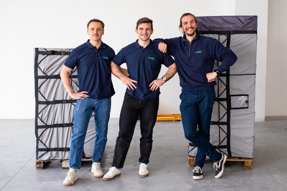 La housse réemployable développée par Ecklo, une alternative au film plastique à usage unique pour envelopper vos palettes.